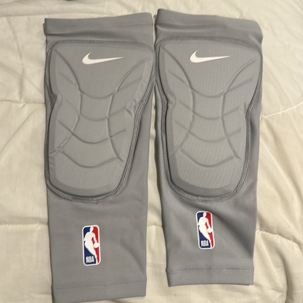 NWT Nike NBA Basketball Knee Sleeves